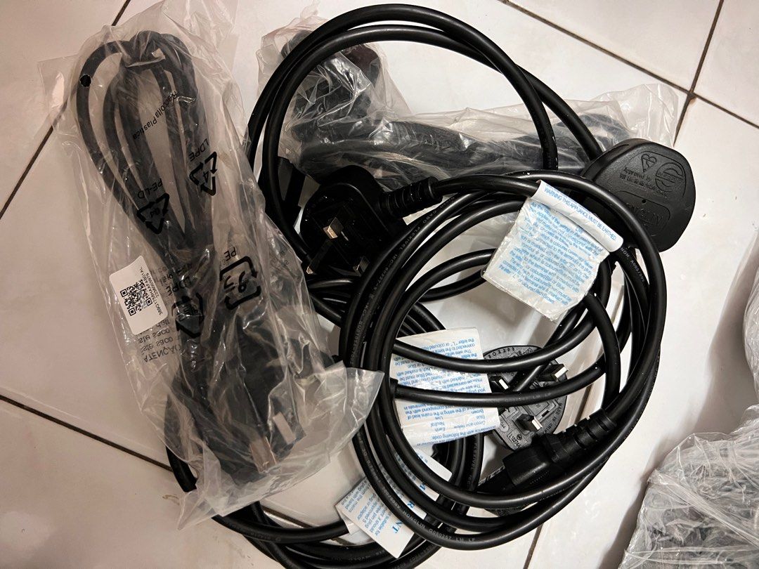 PC Philips (Category: Desktops) located in Petaling Jaya. Submitted by mbh91 (Listing ID 1391069281, Image 3). Description: PC Philips RM250/unit Ada 5 unit Include cable hdmi Lokasi : Sg Petani.
