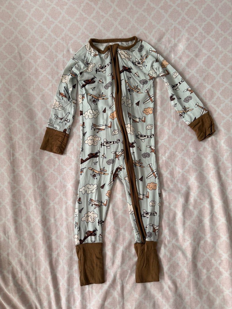 Preloved pajama 9-12 months two way zipper (Category: Babies & Kids Fashion) located in Mandaluyong City. Submitted by Laurice (Listing ID 1390979312, Image 1). Description: .