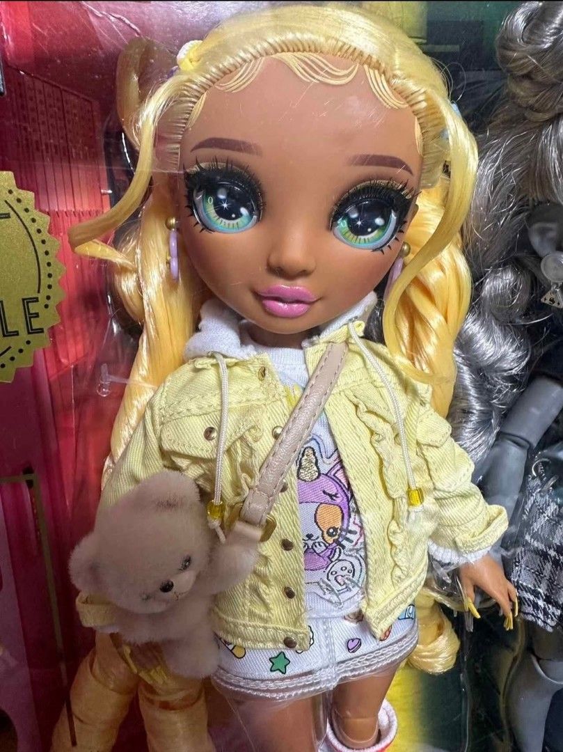 Rainbow high madison twins doll (Category: Kids Toys) located in Manila. Submitted by andy.andy23 (Listing ID 1390982320, Image 2). Description: Price: 3800 2.Location: alabang 3.MOP:GCash 4.Courier:Lalamove (same day delivery) 6.Shipping at buyer's expense..
