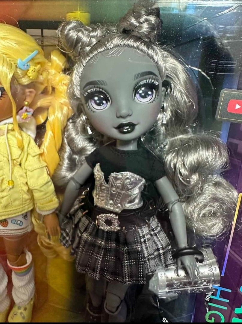 Rainbow high madison twins doll (Category: Kids Toys) located in Manila. Submitted by andy.andy23 (Listing ID 1390982320, Image 3). Description: Price: 3800 2.Location: alabang 3.MOP:GCash 4.Courier:Lalamove (same day delivery) 6.Shipping at buyer's expense..