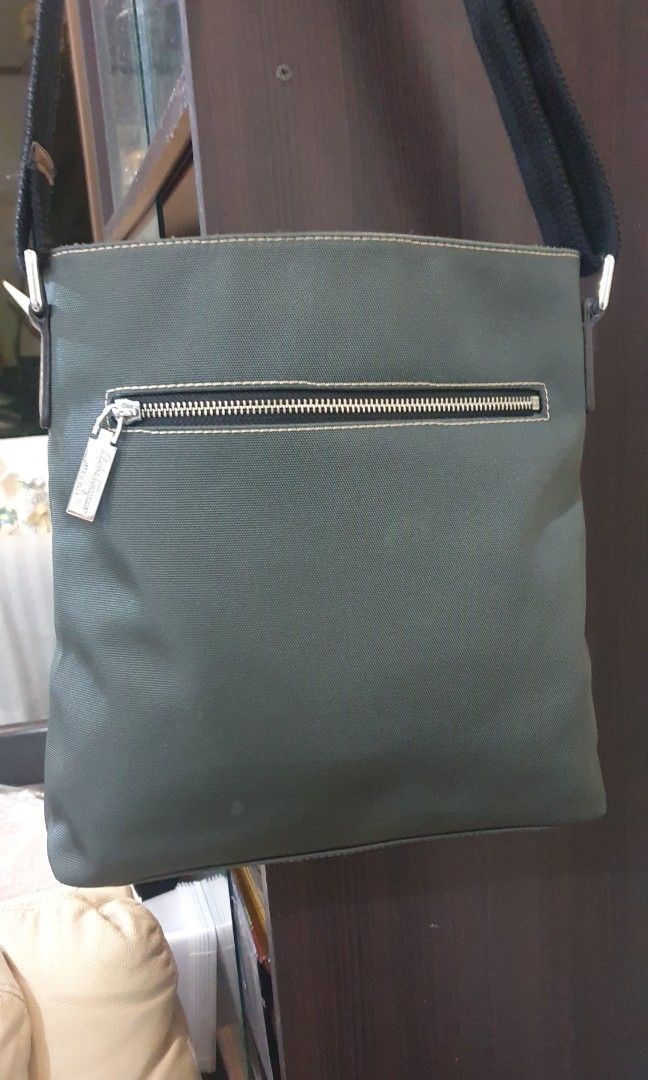 Salvatore Ferragamo shoulder/body bag (Category: Luxury Bags & Wallets) located in Las Pinas. Submitted by imhislily (Listing ID 1391126532, Image 2). Description: Unisex. In very good condition..