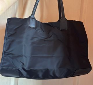 （分類：）位於 。 由 ST_Wardrobe 提交（商品編號 1391085309，圖片 1）。簡介： 。
