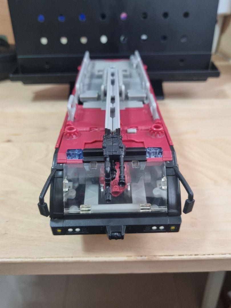 Transformer Ironhide & Sentinel Prime Mechtech Level3 Bundle (Category: Action & Battle Toys) located in Manila. Submitted by afol95 (Listing ID 1391128418, Image 3). Description: Selling as a bundle Retro Transformers from the movie Transformers: Dark of the Moon (2011) Transformed in a vehicle mode for easy storage. Both are in good condition, electronics working. Just to note that there is only a slight crack on one of panel on Sentinel Prime 