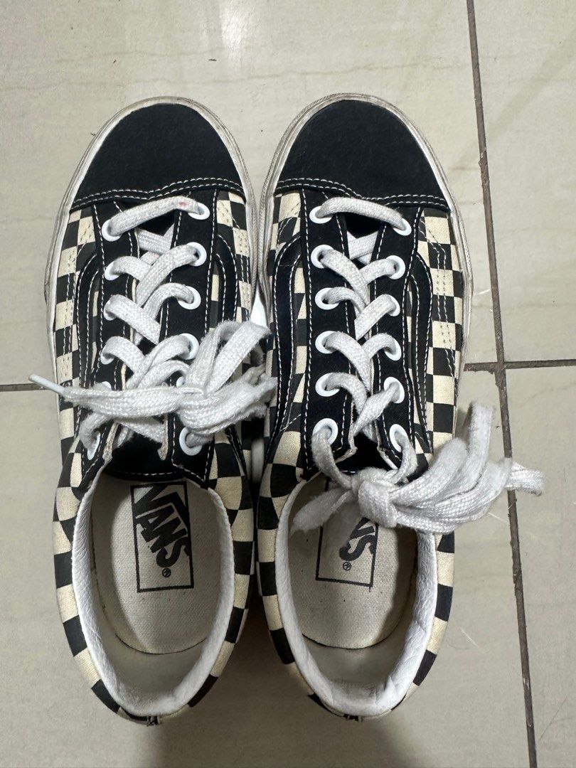 Vans Checkerboard (Category: Sneakers) located in Manila. Submitted by quaranthings (Listing ID 1391083802, Image 1). Description: US MEN 6.0 US WOMEN 7.5 UK 5.0 EUR 38.0.