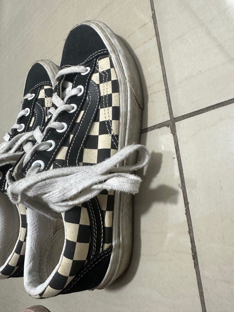 Vans Checkerboard (Category: Sneakers) located in Manila. Submitted by quaranthings (Listing ID 1391083802, Image 2). Description: US MEN 6.0 US WOMEN 7.5 UK 5.0 EUR 38.0.