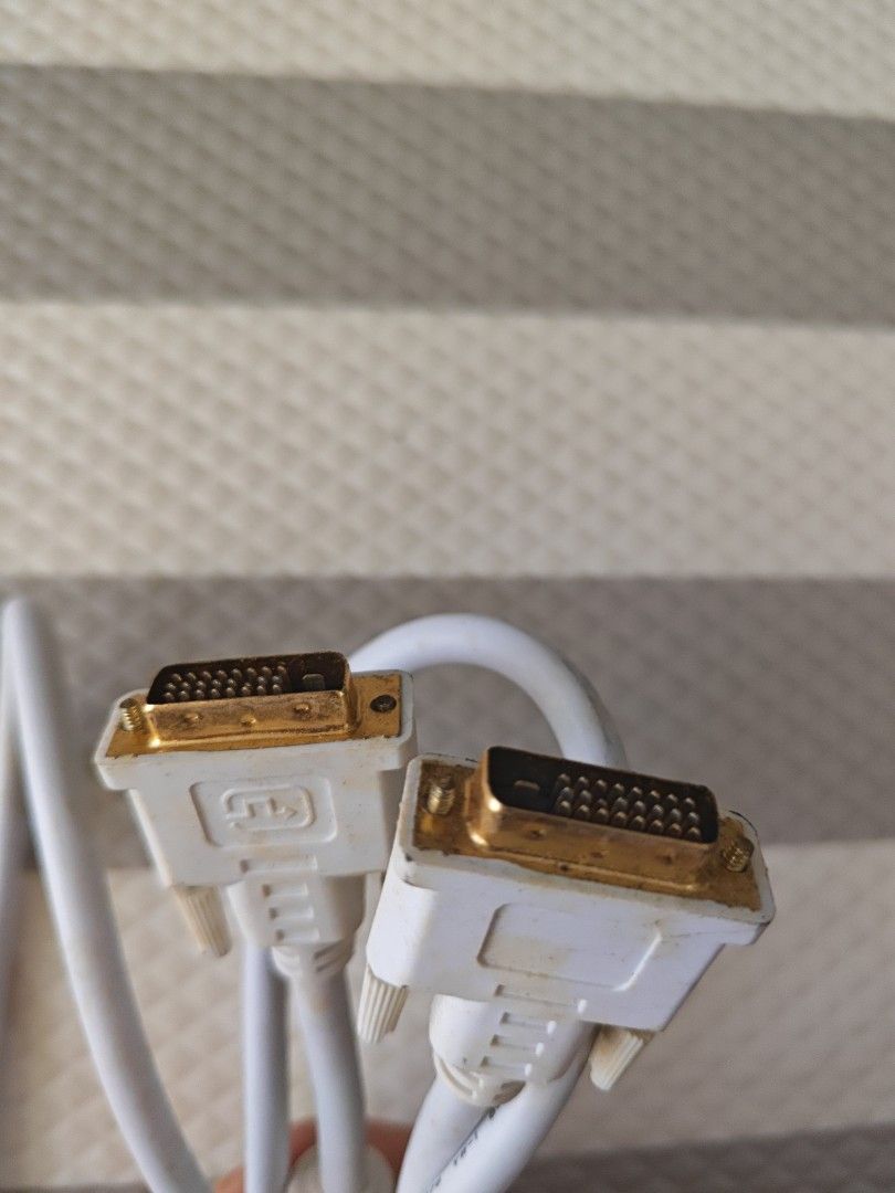 White DVI Cable405982265874196481