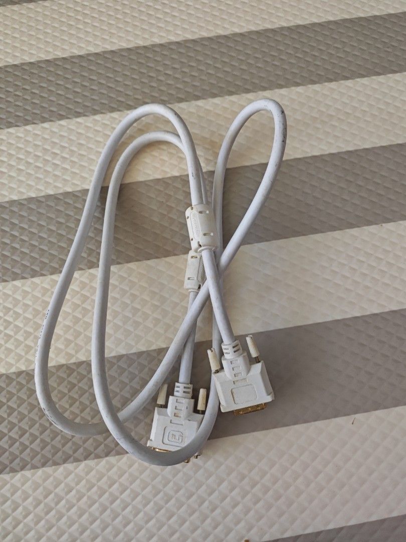 White DVI Cable405982265874196480