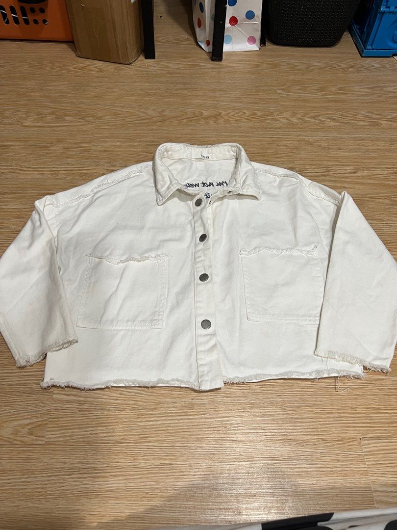 White Jacket (Category: Coats, Jackets and Outerwear) located in Rizal. Submitted by kate_declutterr (Listing ID 1391017281, Image 1). Description: .