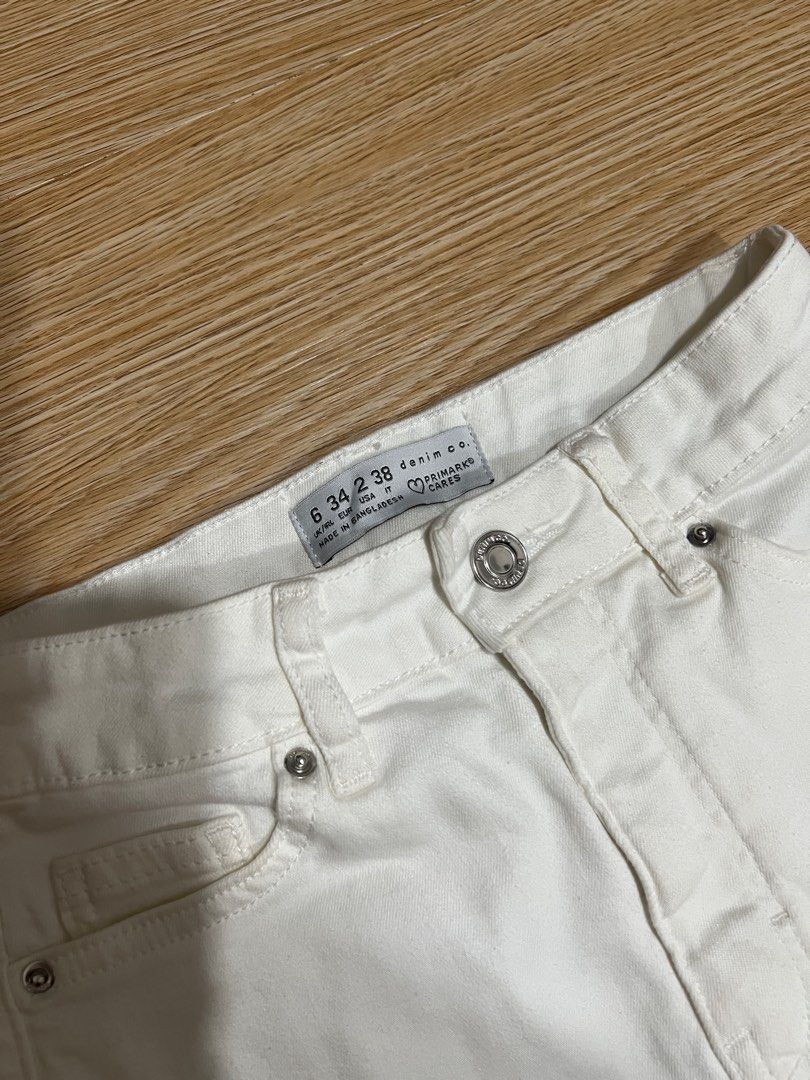 White Jeans (Category: Jeans) located in Rizal. Submitted by kate_declutterr (Listing ID 1391016929, Image 2). Description: Original Primark Brand Padala from US wrong size hindi nagamit. .