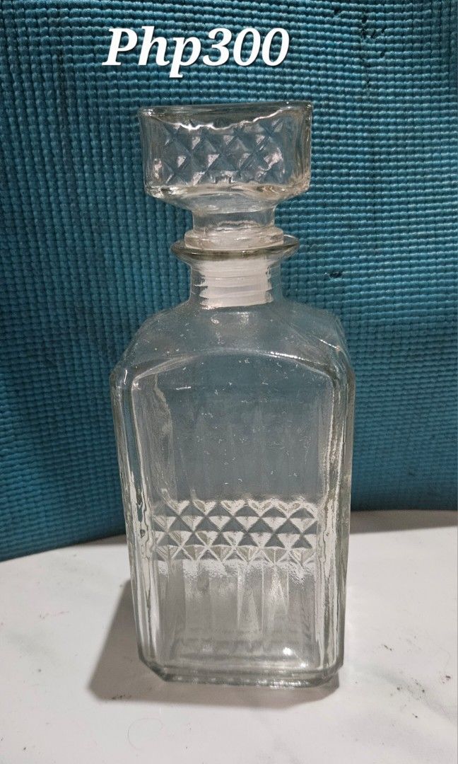 Wine Decanter (Category: Wine Cellar & Storage) located in Pasig City. Submitted by prettypr1ncess (Listing ID 1391036598, Image 1). Description: .