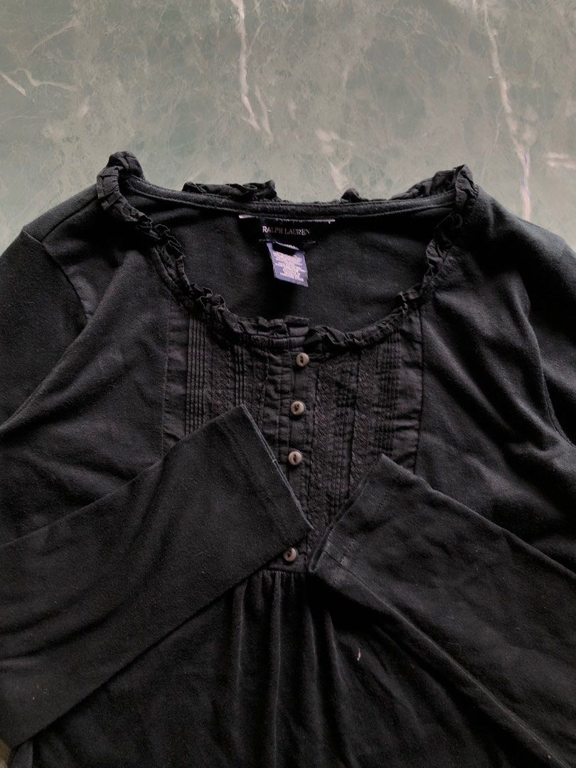 Y2k Ralph Lauren (Category: Longsleeves) located in Puerto Princesa. Submitted by vanjagmis (Listing ID 1390980986, Image 3). Description: ♻️SIZE: Xs to small ♻️CONDITION: Excellent ♻️ISSUE: None 💸MINE: 300 Free Shipping 🚨No return and exchange. 🚨Check all the details and pics before purchasing the item. 🚨Color may vary due to lighting. 🚨Manage your expectations since all items are thrifted. 🚨All items are already washed,and ready to wear. 