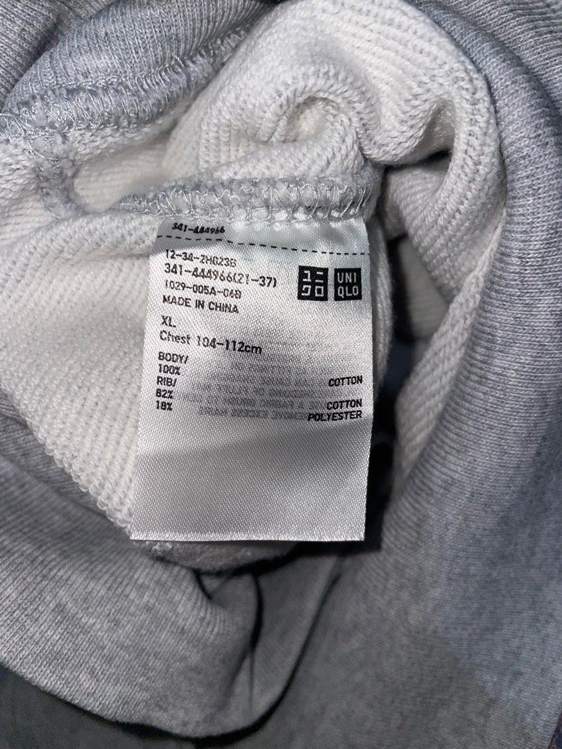 2 Uniqlo Sweat Shirt (Category: Coats, Jackets and Outerwear) located in Quezon City. Submitted by backspacej81675 (Listing ID 1391261622, Image 2). Description: 2 Sweat Shirt for only ₱399 Light Gray & Navy Both same size. 💯Original RFS: Need Cash & too big, pumayat nako..