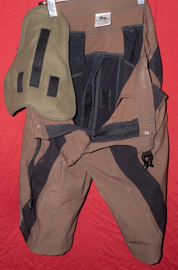 8A Performance Short Black/Brown w/padding 2XL (Category: Shorts) located in Paranaque City. Submitted by hazee21 (Listing ID 1391332628, Image 2). Description: 8A Performance Black/Brown 2XL w/padding 2pcs 1: with white mark(washable): 400 #16 2: with padding:450 #18.