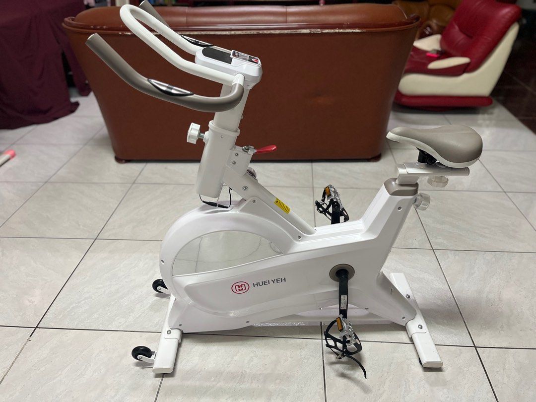 ✨二手出售✨ 📍 輝葉創飛輪健身車 HY-20151 🗓 114/3/10購買，當初全新價 $12,580（含運及組裝） 💰 可議價便宜出售  💰 🔹目前9.9成新（只騎過幾次 衝動購買~） 🔹可現場看實品 🎥 參考影片： ...