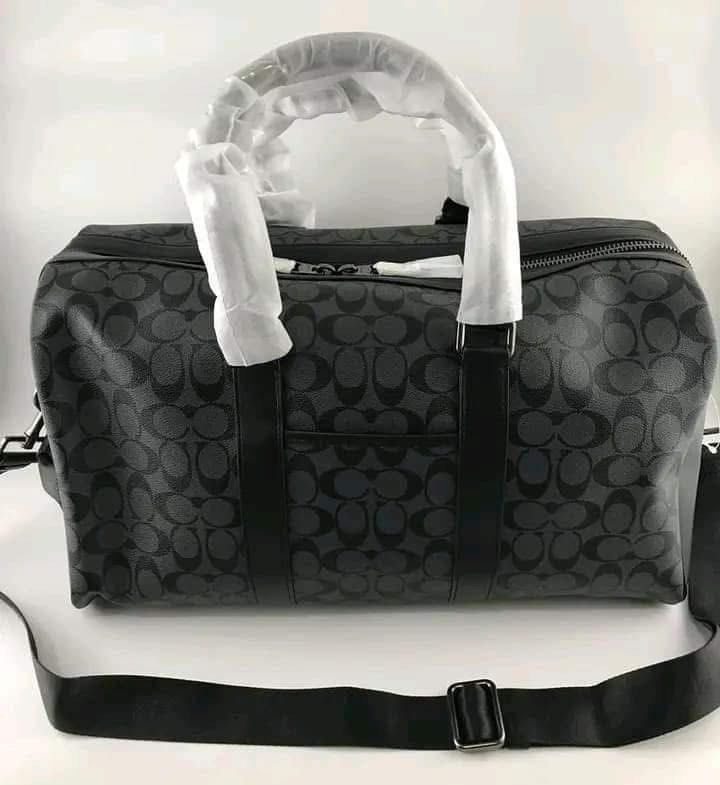 🍀 CCH Venturer (Category: Luxury Bags & Wallets) located in Manila. Submitted by vera.prudence (Listing ID 1391287517, Image 3). Description: 🍀 CCH Venturer ▪️ 45cm (L) x 26cm (H) x 21.5cm (W) 💰P3,700 ▪️Actual photo ▪️Plus SF.