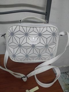 (Category: ) located in . Submitted by nazpreloved (Listing ID 1391332559, Image 1). Description: .