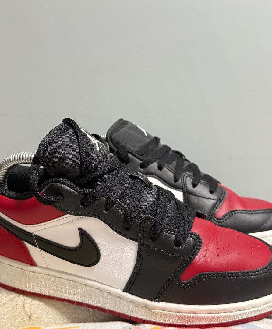 Air Jordan 1 Low bred toe (Category: Sneakers) located in Valenzuela. Submitted by declutterbychi (Listing ID 1391219848, Image 1). Description: — bought at pimpkicks for a higher price — 100% authentic — no box, shoes only! — used thrice lng then kept it sa organizer Rfs: Need funds for more questions pls DM ‼️.