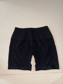 (Category: ) located in . Submitted by shopdacloset (Listing ID 1391326147, Image 1). Description: .