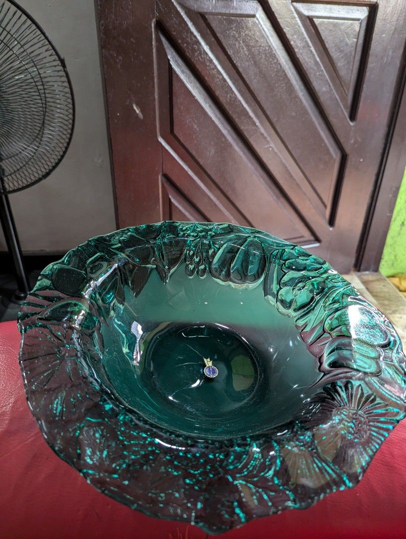 Art glass (Category: Other Kitchenware & Tableware) located in Manila. Submitted by anotherhap50796 (Listing ID 1391271091, Image 1). Description: from japan pwede sya lagayan Ng fruits☺️.