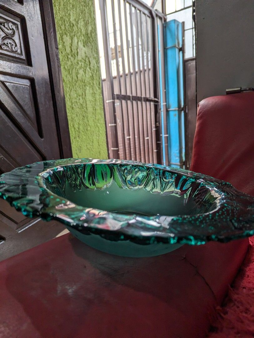 Art glass (Category: Other Kitchenware & Tableware) located in Manila. Submitted by anotherhap50796 (Listing ID 1391271091, Image 3). Description: from japan pwede sya lagayan Ng fruits☺️.
