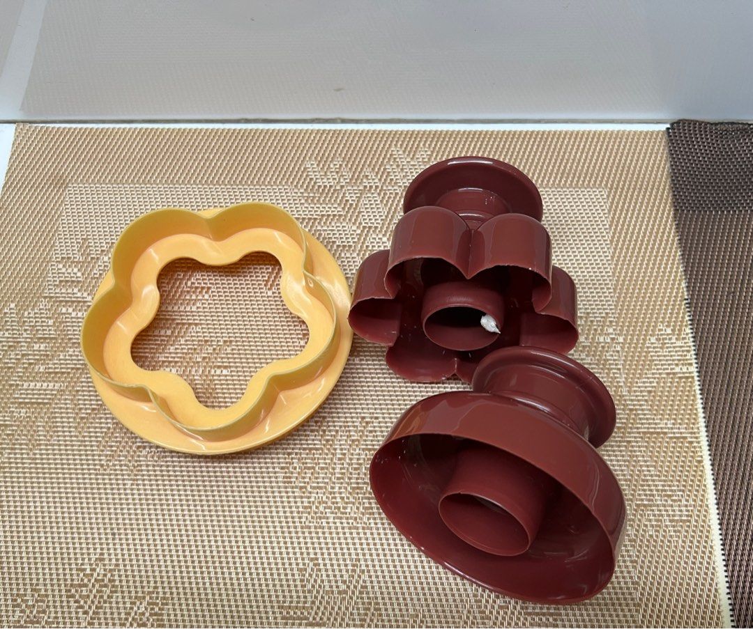 Baking tools hand-mixer, cake mold etc(take all) (Category: Bakeware) located in Caloocan City. Submitted by redkooky (Listing ID 1391221508, Image 2). Description: .