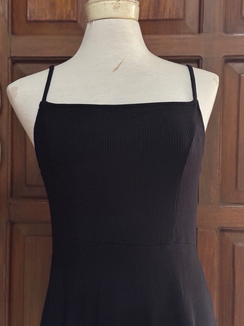Black skater dress (Category: Dresses) located in Bay. Submitted by shopbcr (Listing ID 1391221634, Image 2). Description: .