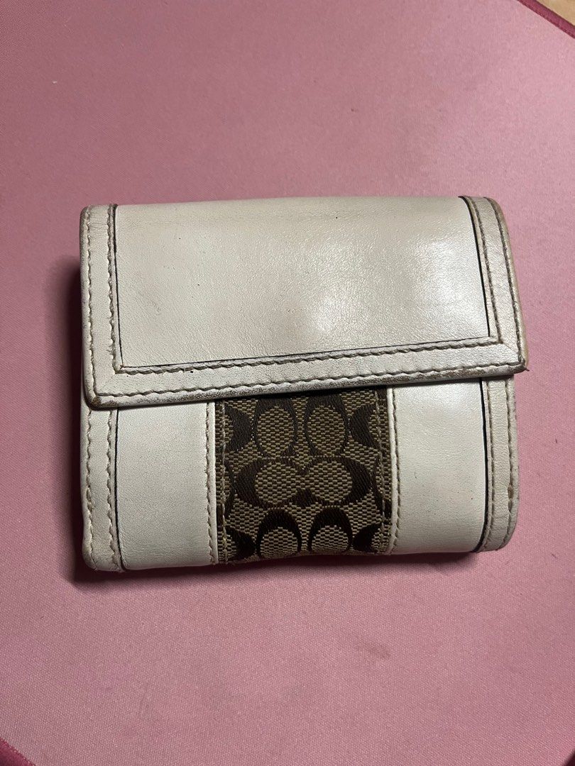 Coach Creme Pebble Wallet (Category: Luxury Bags & Wallets) located in Davao. Submitted by kanto-10 (Listing ID 1391215129, Image 2). Description: Selling my vintage authentic coach wallet - with coin slot - 2 paper bill compartment - card slots - picture slot - no bakbak at all - discolorations only due to age (can be fixed by leather paint) - slightly nego Location: Davao city .