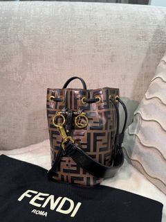 (Category: ) located in . Submitted by itstimeforpreloved (Listing ID 1391208781, Image 1). Description: .