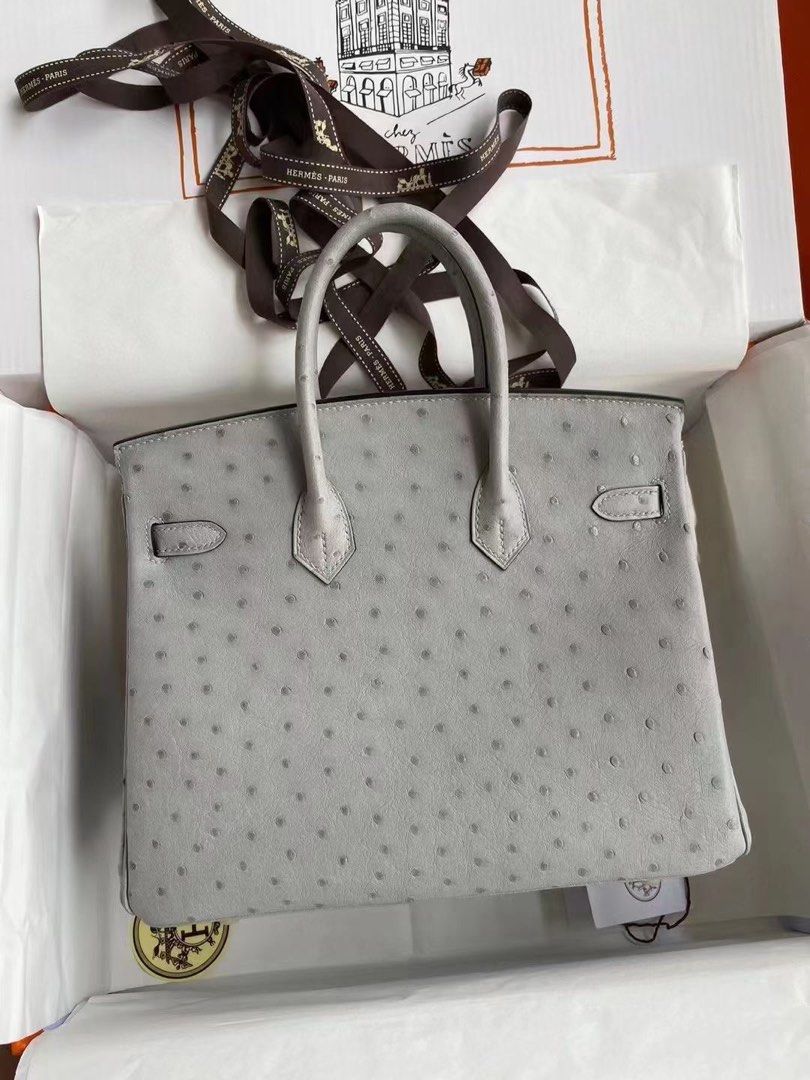 Hermes Birkin 30cm Ostrich Grey GHW (Category: Luxury Bags & Wallets) located in Pasig City. Submitted by wmsbags_2 (Listing ID 1391326028, Image 2). Description: ❗️We Accept Payment❗️ 📌CREDIT CARD & Cash Payment 📌Gcash or Bank tranfer VIP HANDMADE ✅Perfect workmanship ✅Fully hand stitched ✅Fine stamp & Code ✅100% Hardware materials structured ✅Real Leather ✅We do deliver (any) ✅ or meet up ( metro manila area) ✅We shipp all nationwide ✅Complet
