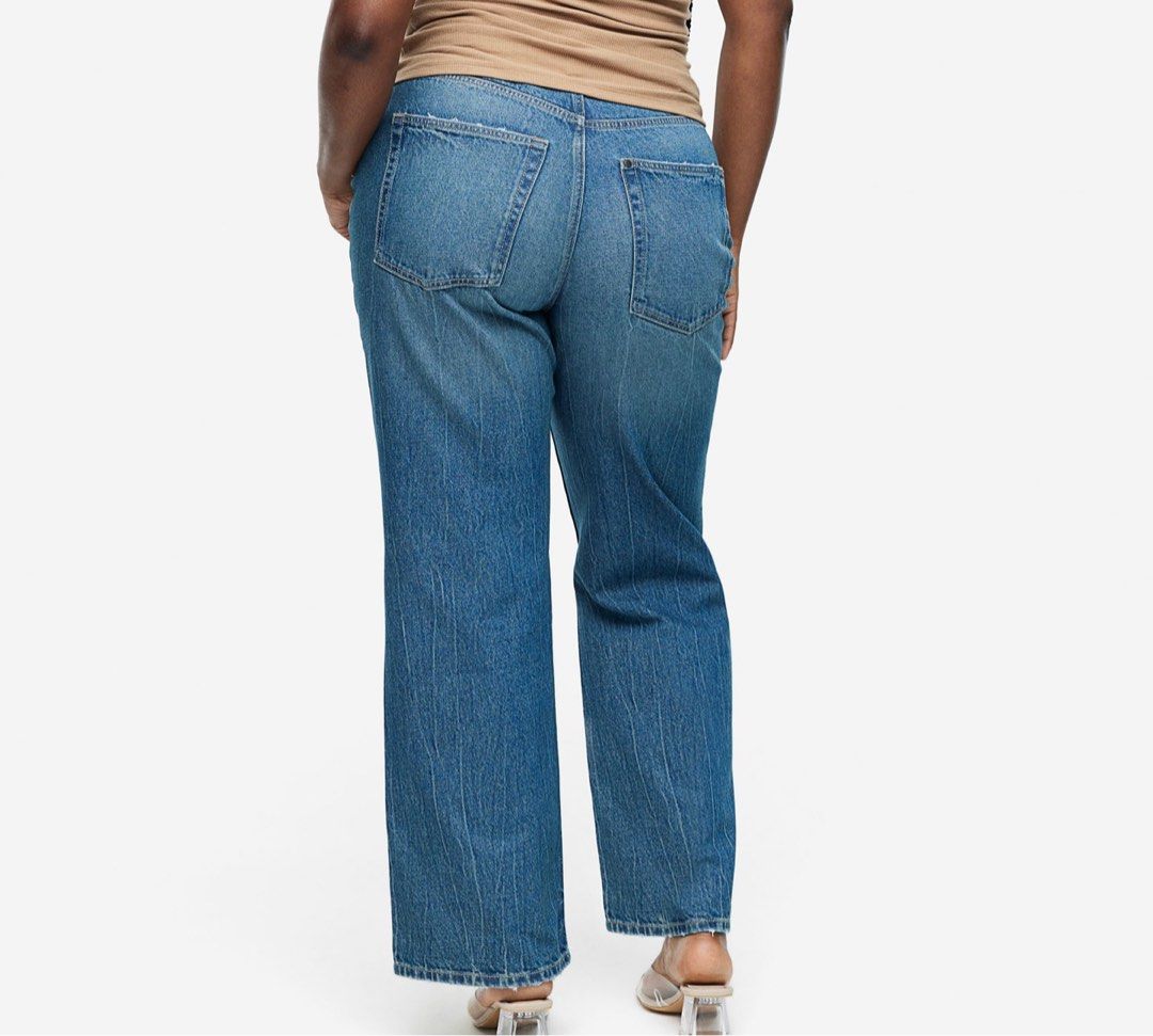 HM Curvy Fit Wide High Jeans (Category: Jeans) located in Marikina City. Submitted by acbwee (Listing ID 1391264770, Image 2). Description: Used once.
