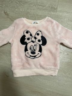(Category: ) located in . Submitted by clearingwardrobe (Listing ID 1391305124, Image 1). Description: .