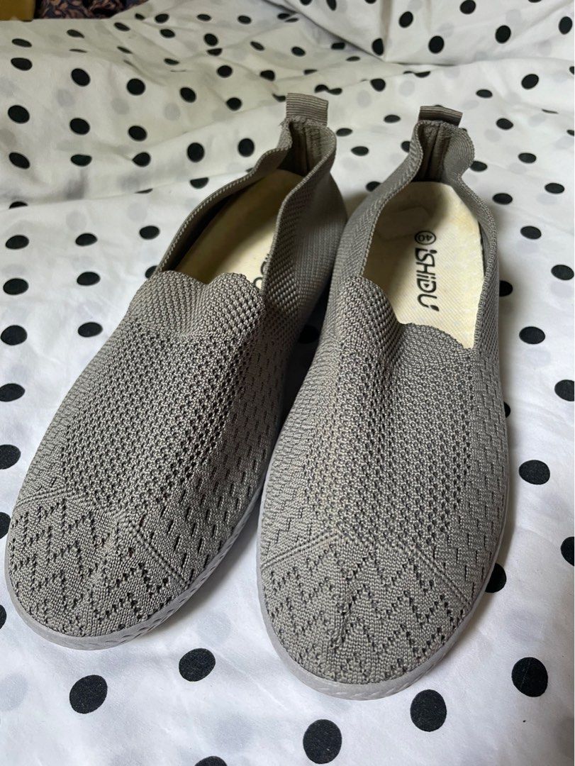 Ishidu Footwear / Slip-On (size 40) (Category: Flats & Sandals) located in Anda. Submitted by heyzelmi (Listing ID 1391317618, Image 2). Description: Once Used Excellent Condition No Issues Size 40.