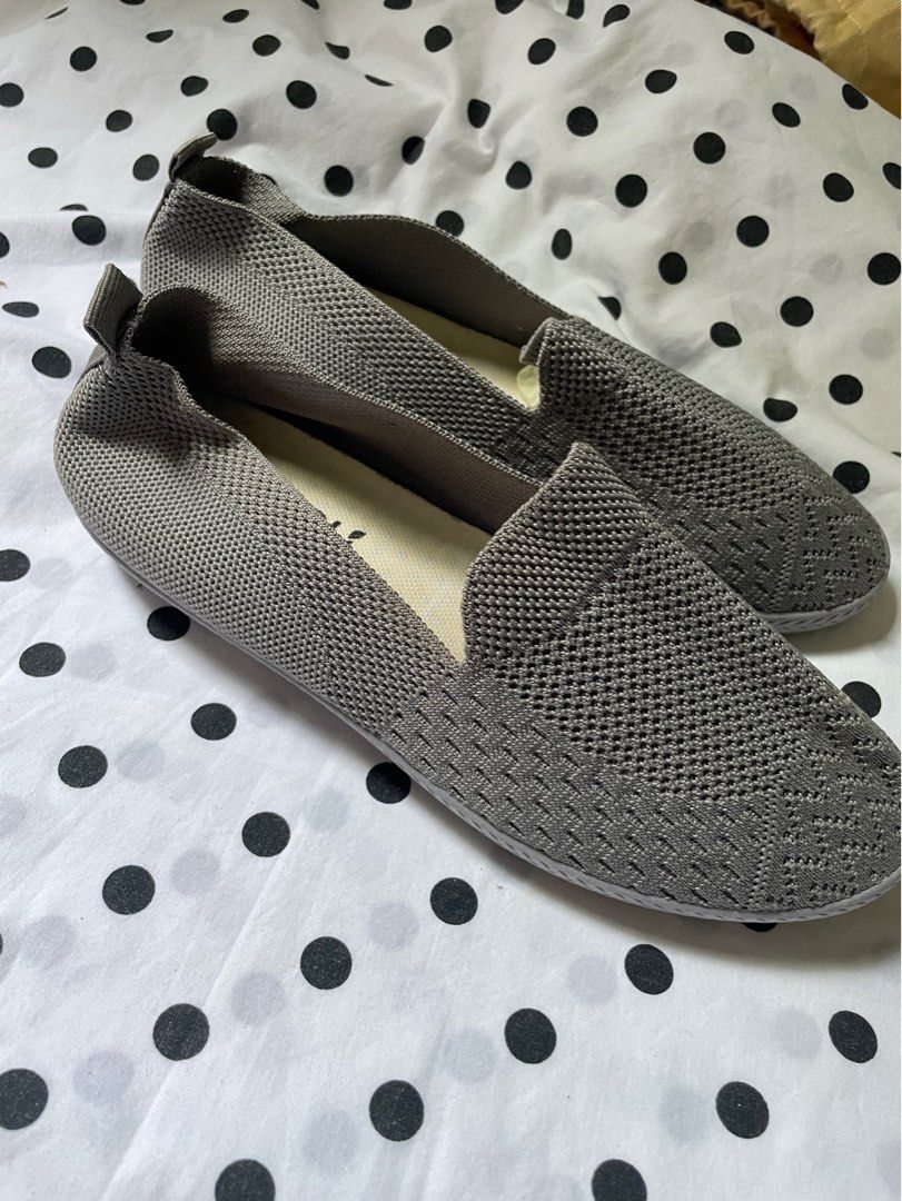 Ishidu Footwear / Slip-On (size 40) (Category: Flats & Sandals) located in Anda. Submitted by heyzelmi (Listing ID 1391317618, Image 3). Description: Once Used Excellent Condition No Issues Size 40.