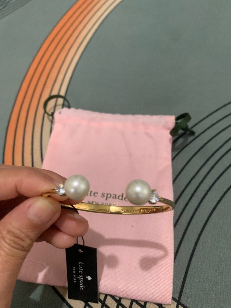 kate spade bangle (Category: Bracelets) located in San Fernando. Submitted by balading (Listing ID 1391249623, Image 2). Description: .