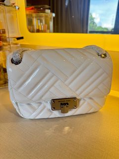 (Category: ) located in . Submitted by crake.preloved (Listing ID 1391228153, Image 1). Description: .