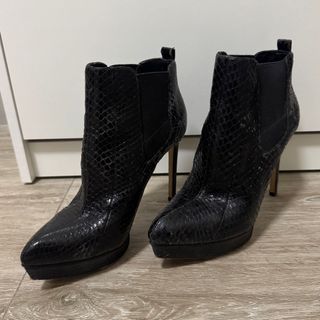 (Category: ) located in . Submitted by roripreloved (Listing ID 1391317801, Image 1). Description: .