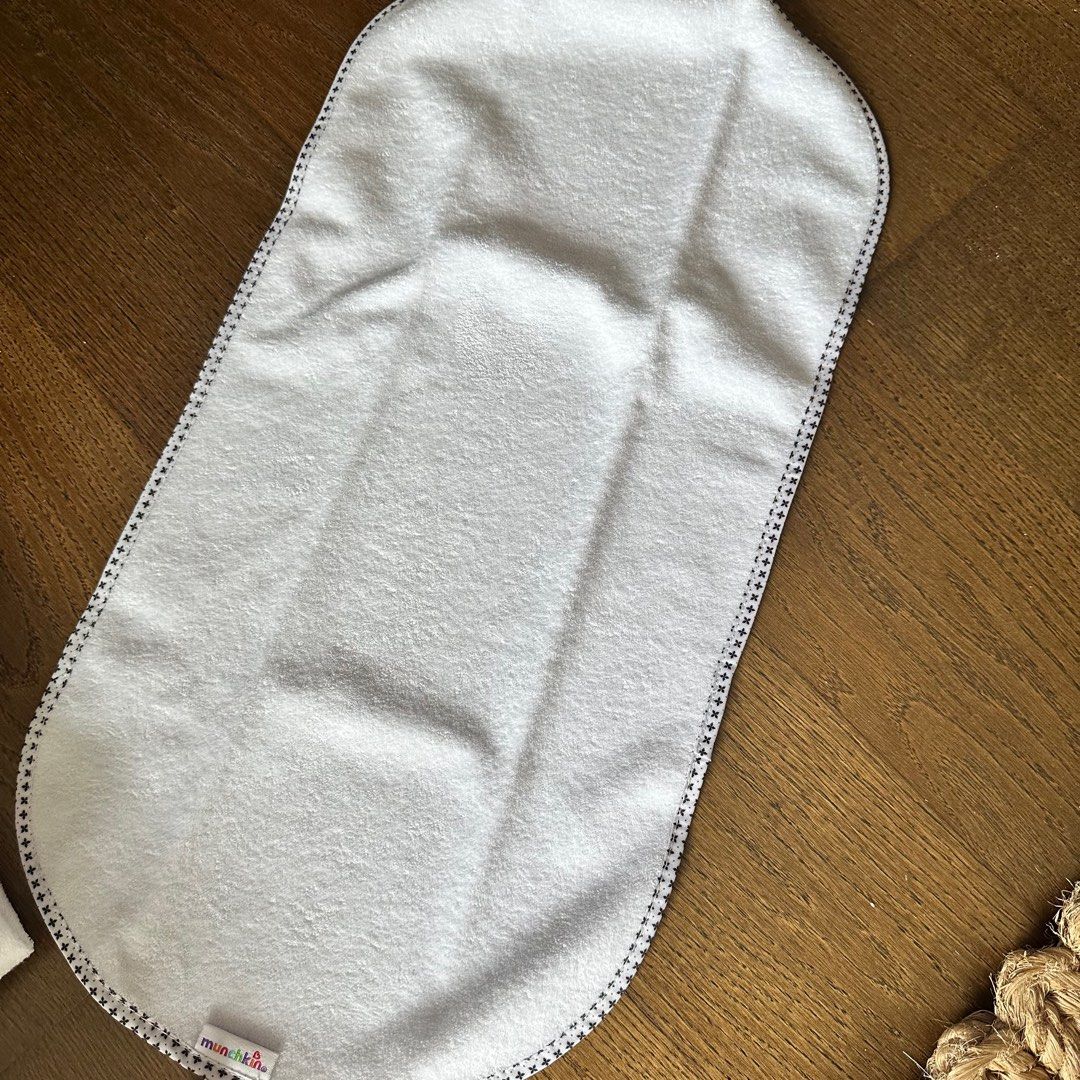 Munchkin Waterproof Diaper Changing Pad Liner (Category: Changing Mats & Accessories) located in Makati City. Submitted by agl.ph (Listing ID 1391174813, Image 3). Description: Never used - PVC-free backing helps provide extra protection during messy diaper changes - Ideal for use on changing pads, bassinets and on the go - Liners measure 22.75” x 11.5” each - Machine-washable.