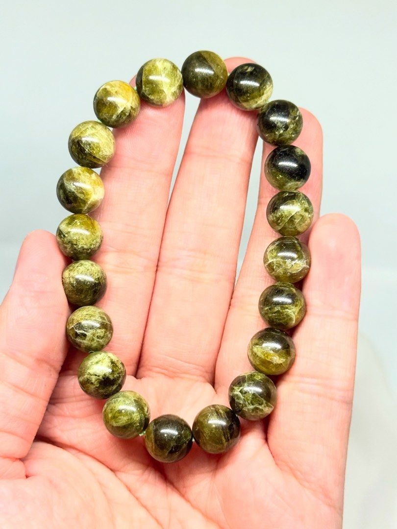 Natural High Quality Tsavorite Green Garnet (Category: Bracelets) located in Gapan. Submitted by lcbrjc (Listing ID 1391332632, Image 3). Description: ✤ High Quality Tsavorite Green Garnet ✤ includes certificate of authenticity ✤ Natural Earth Mined 💯 ✤ 10mm | 16-17cm ✅ ₱ 1500 ✅ Free Shipping. 𝑻𝒔𝒂𝒗𝒐𝒓𝒊𝒕𝒆 𝑮𝒂𝒓𝒏𝒆𝒕 – 𝑻𝒉𝒆 𝑺𝒕𝒐𝒏𝒆 𝒐𝒇 𝑽𝒊𝒕𝒂𝒍𝒊𝒕𝒚 & 𝑷𝒓𝒐𝒔𝒑𝒆𝒓𝒊𝒕𝒚 ✨ Tsavorite Garnet, a vibrant green jewel of nature, is a