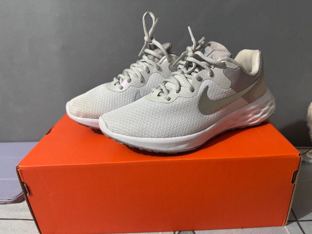 NIKE Revolution PRM (Category: Sneakers) located in Binmaley. Submitted by relove_258 (Listing ID 1391187628, Image 2). Description: NIKE Revolution PRM NEGOTIABLE (not to lowballers) worn once only, soles are still clean 📌Size: EUR 36 📌RFS: Wrong size 📍PANGASINAN MOD: Gcash (PAYMENT FIRST) J&T (sf care of buyer).