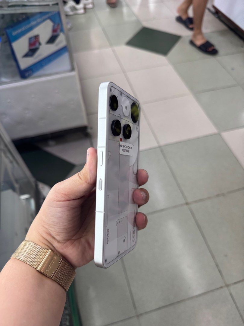 Nothing Phone 3 256gb FU Complete (Category: Android Others) located in San Juan City. Submitted by keannagadgetph (Listing ID 1391195275, Image 2). Description: Available Units for today's POST! Nothing Phone 3 / 256gb / FU - good condition - 95% Makinis - good battery - no issue / repair - Any colors available ~ Accepting SWAP / TRADE IN / INSTALLMENT / BINTA UNIT ~ CASH ON DELIVERY METRO MANILA / LBC PAYMENT FIRST ~ Store location GREENHILLS 2