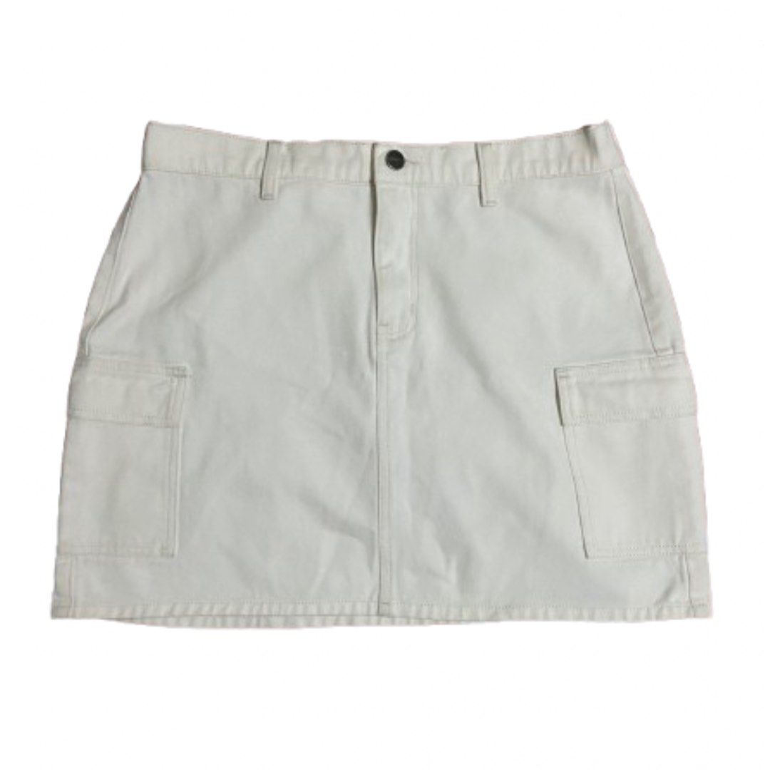 Penshoppe White Cargo Skirt (Category: Skirts) located in San Juan City. Submitted by yz4bella (Listing ID 1391273145, Image 1). Description: • brand new & never been used • fits size 29in to 31in.