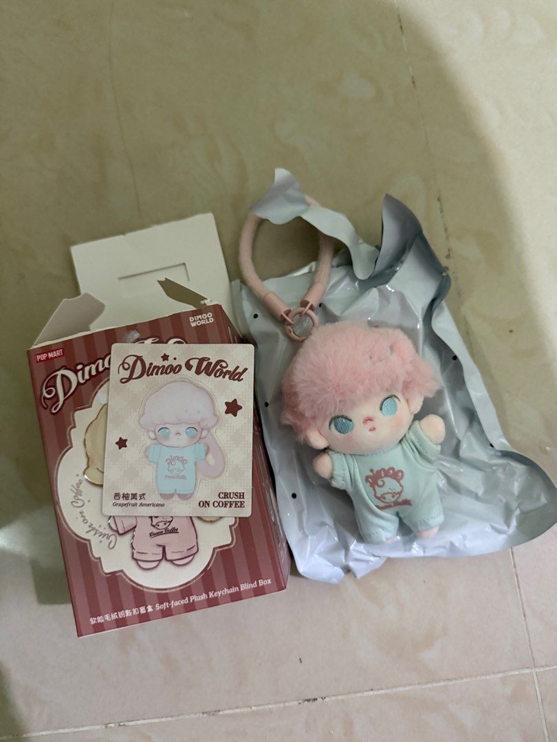 DIMOO Crush on Coffeeぬいぐるみキーチェーン(3ボックス) DIMOO Crush on Coffee Series-Soft-faced Plush Keychain Blind Box