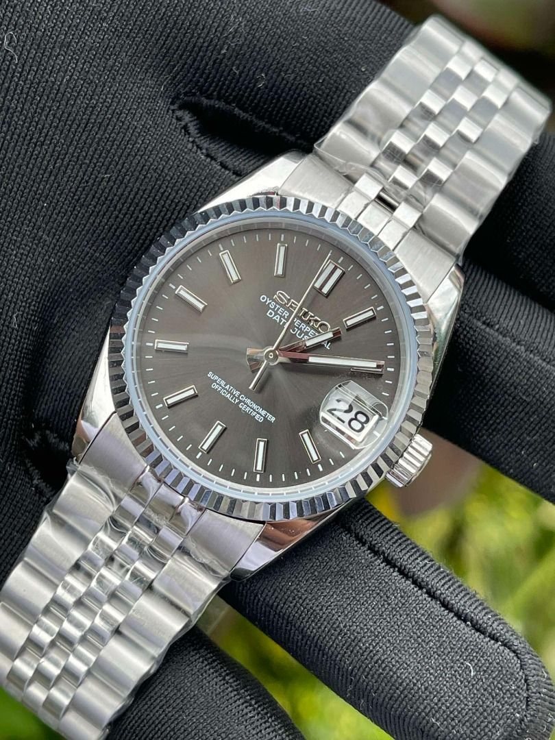 Seiko Mods (DateJust) (Category: Luxury Watches) located in Valenzuela. Submitted by jedmiguel (Listing ID 1391257326, Image 1). Description: Seiko Mods DateJust Choco Mint Green Black Silver Brown Pink Ice Blue Olive Navy Blue White For only PHP 8800 Brandnew & Original • Complete links • Comes with box, paperbag & card ✅ can do shipping ✅ COD OR COP VIA LBC ✅ meetup near me PM for more details Valenzuela/South Caloocan Area DISCLAIMER: We are n