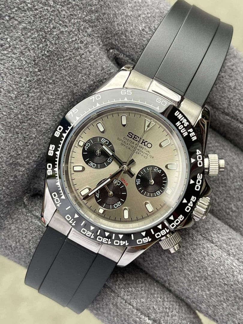Seiko Mods (Daytona Oysterflex Strap) (Category: Luxury Watches) located in Valenzuela. Submitted by jedmiguel (Listing ID 1391265233, Image 3). Description: Seiko Mods Daytona Oysterflex Strap For only PHP 8000 Brandnew & Original • Complete links • Comes with box, paperbag & card ✅ can do shipping ✅ COD OR COP VIA LBC ✅ meetup near me PM for more details Valenzuela/South Caloocan Area DISCLAIMER: We are not affiliated, associated, or in any way