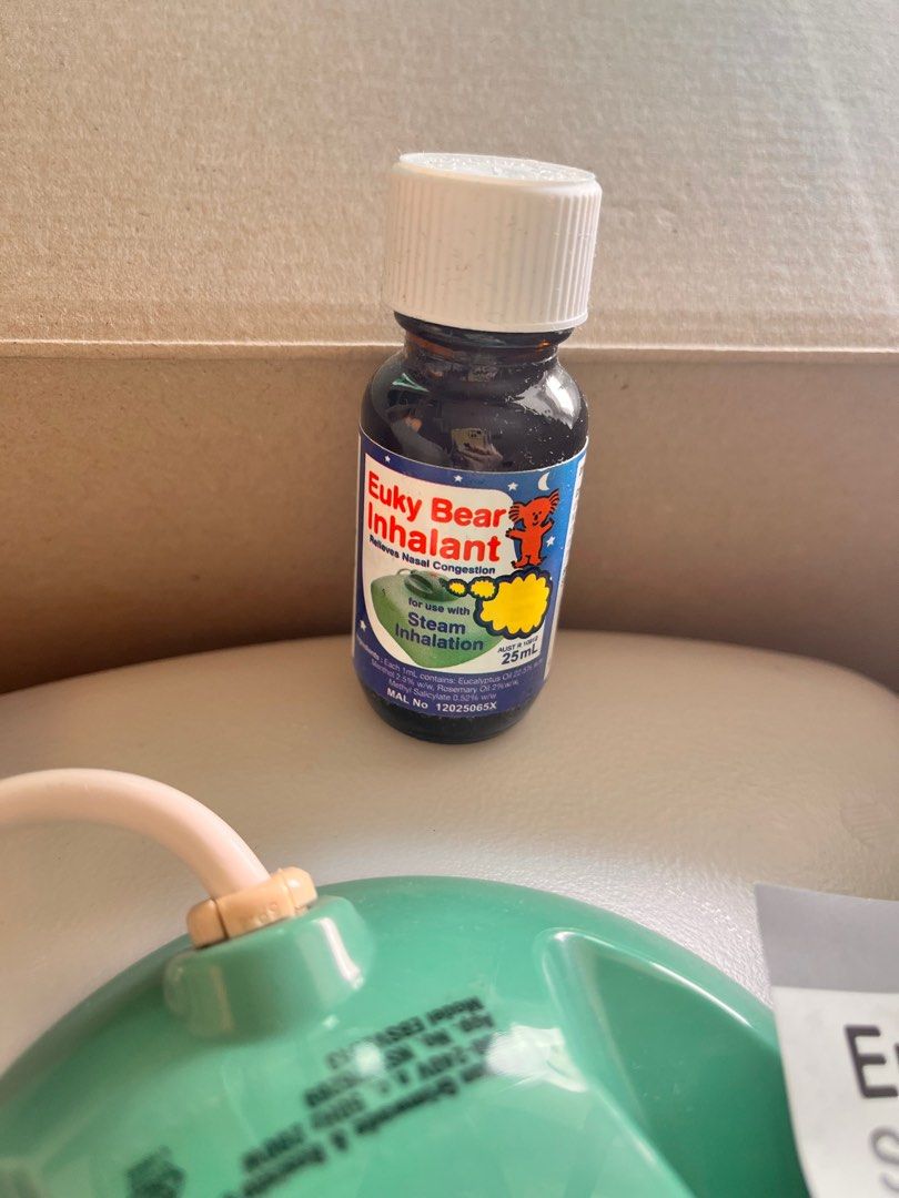 Steamer diffuser (Category: Home Fragrance) located in Petaling Jaya. Submitted by thryfto (Listing ID 1391208195, Image 3). Description: It uses steam and any essential oils, large capacity, helps asthma, nose block, dryness cough, good for helping baby’s to sleep at night .