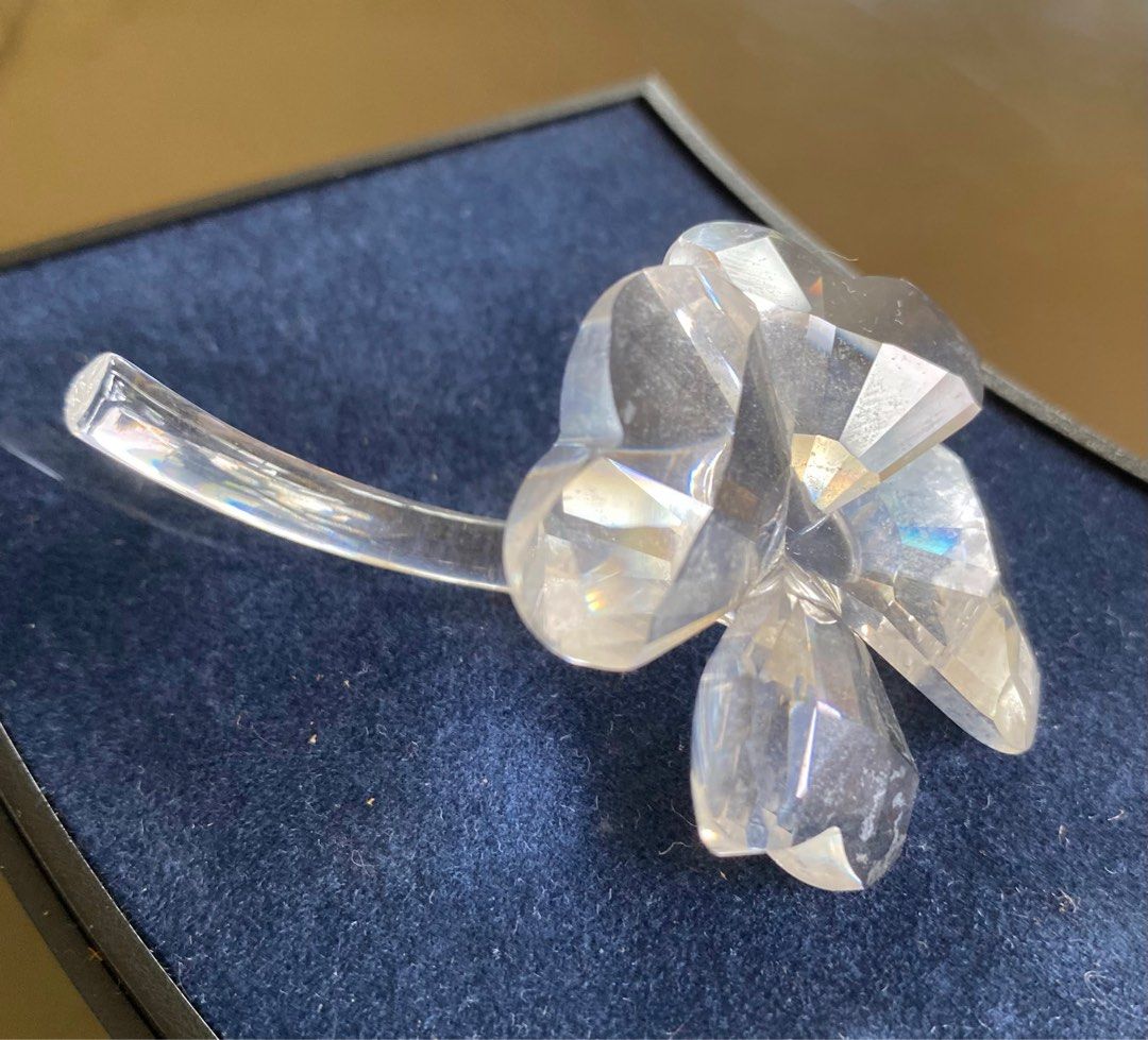 Swarovski Crystal Four Leaf Clover Figurine (Category: Vintage Collectibles) located in Paranaque City. Submitted by bloo_berry (Listing ID 1391229921, Image 1). Description: Swarovski Crystal Four Leaf Clover Figurine w/ original box & certificate - ₱2,950 SF c/o buyer NO RETURN NO EXCHANGE.