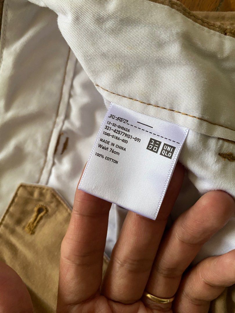 Uniqlo U Wide Trousers Small (Category: Trousers) located in Quezon City. Submitted by closingoutsale (Listing ID 1391162393, Image 3). Description: Fits xs-small No issues 28-29 waist men Add shipping fee.