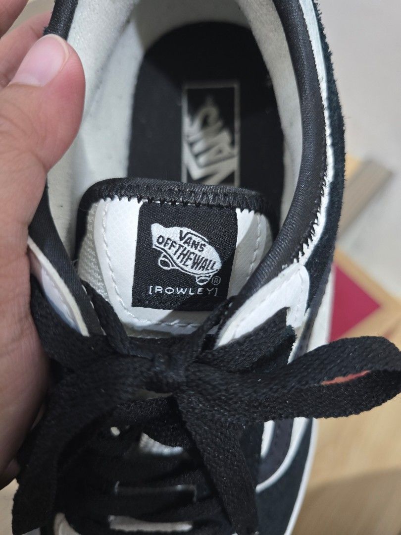 Vans Classic Unisex (Category: Sneakers) located in Rodriguez. Submitted by ejprelovedthings (Listing ID 1391308616, Image 3). Description: 📣 FOR SALE: 👟 Vans shoes Unisex 👟 Rowley Classic 👟 Bought in Qatar, Used Twice only 👟 With box 💸 Original Price P4,560.00 💸 Selling it for P2,000.00 🔺️NO ISSUE!! Check all ü want. 📍Location: Montaña, Arayat St. Burgos, Rodriguez, Rizal.