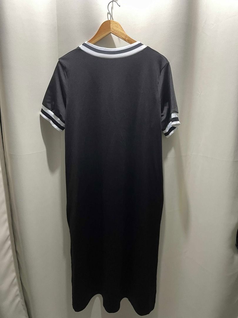 V-NECK BLACK DRESS WITH POCKET (Category: Dresses) located in Angeles City. Submitted by beatrixdcluttz (Listing ID 1391241382, Image 2). Description: 👗 Preloved Clothes for Sale ✨ Still in great condition! 📏 Size: 20-24" width x 46" length 🚚 Shipping: 5H0P33 only 💳 Payment first (GCash / BDO Pay) ❗ Other platforms accepted (buyer shoulders fee) 📩 DM if interested 💕.