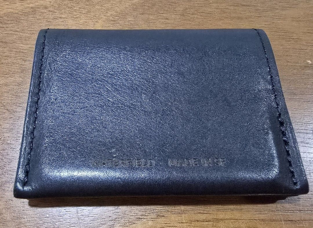WaterField Via Leather Billfold Wallet (Category: Wallets & Card Holders) located in Manila. Submitted by misstoomanythings (Listing ID 1391208577, Image 1). Description: .